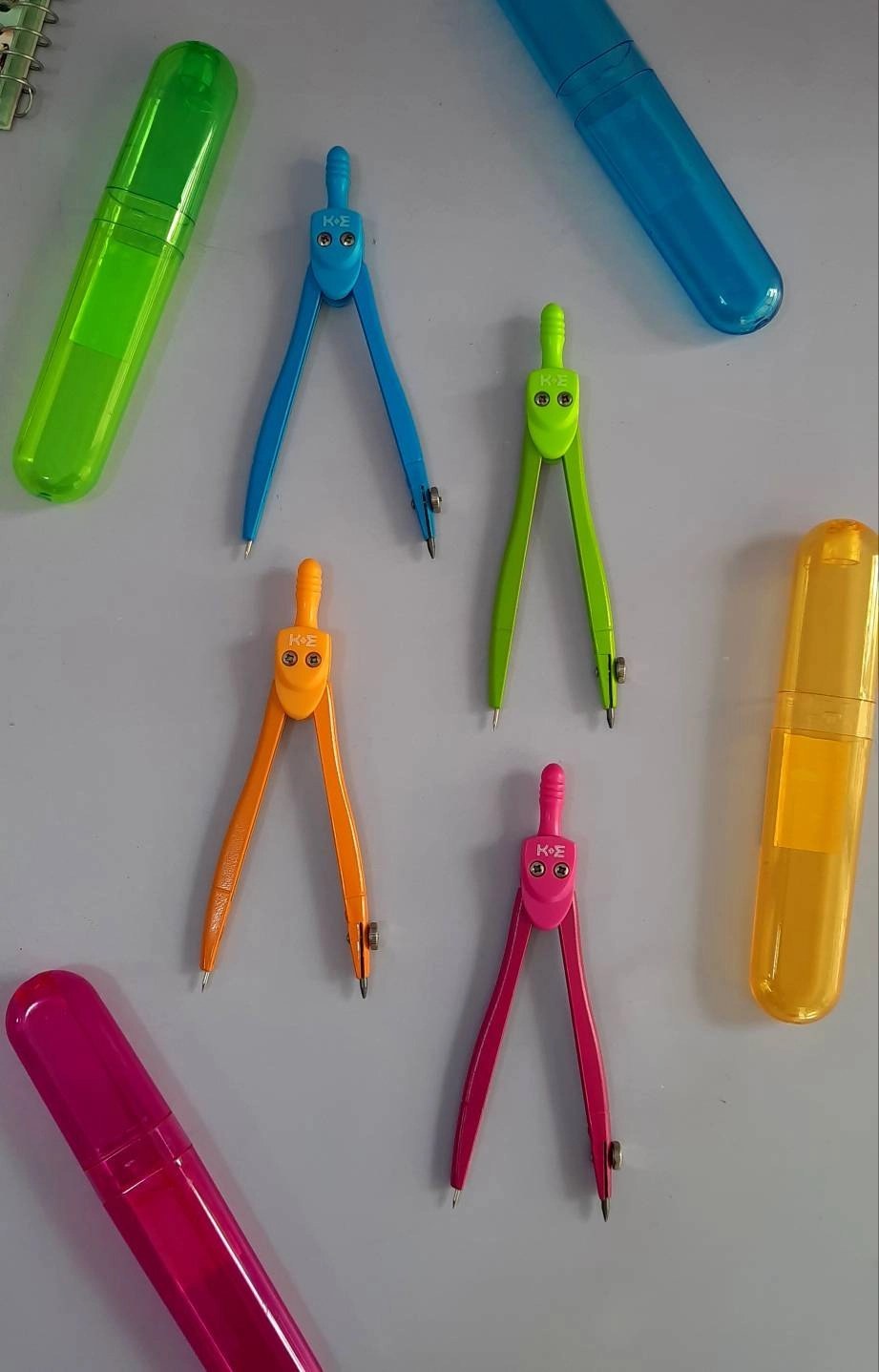 پرگار کپسولی اسکول مکس برای ترسیم دقیق اشکال هندسی