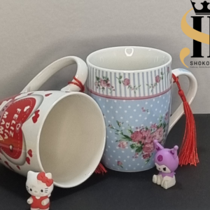 عکس ماگ سرامیکی طرح‌دار گل‌گلی آبی و قلبی قرمز هدیه لاکچری