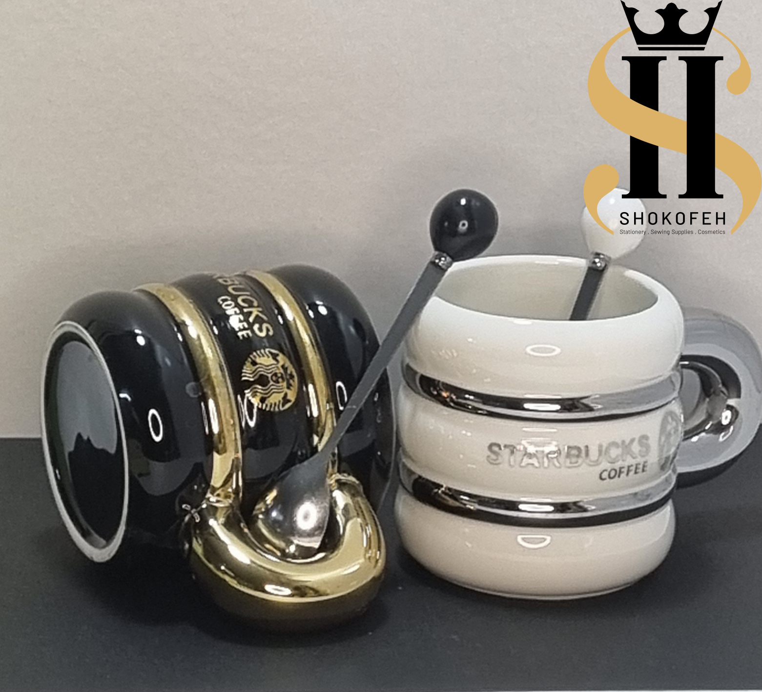 ماگ سرامیکی استارباکس مشکی طلایی و سفید نقرهای مدل بشکهای با قاشق